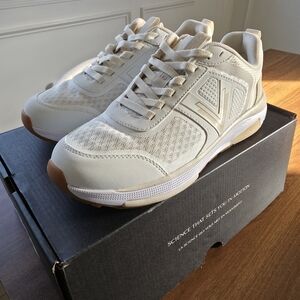 Vionic - Walk Strider - New With Box